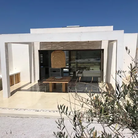 Mr. Bliss * Avlemonas